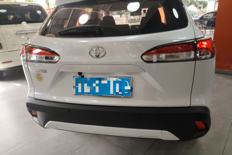 丰田 卡罗拉锐放 2023款 2.0L 先锋版车身外观6