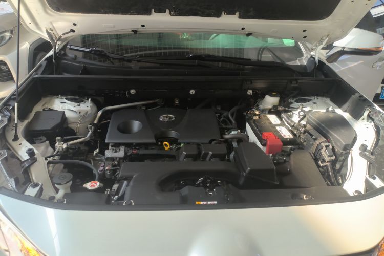 丰田 威兰达 2023款 2.0L CVT两驱领先版机舱底盘24