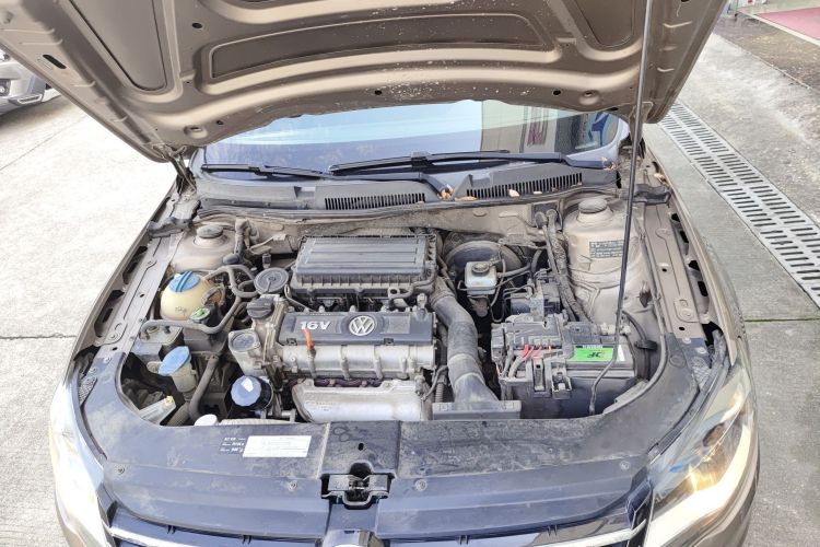 大众 宝来 2015款 质惠版 1.6L 手动时尚型机舱底盘24