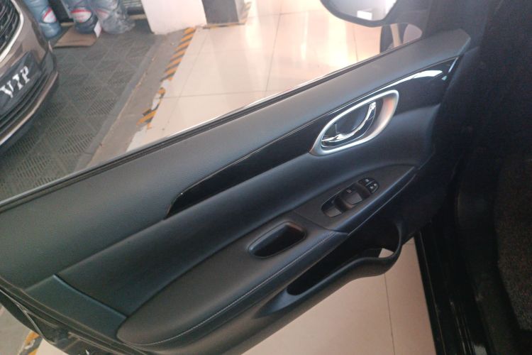 日产 轩逸 2022款 改款 经典 1.6XL CVT豪华版中控内饰47