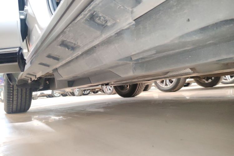 丰田 威飒 2023款 2.0L CVT两驱尊贵版局部细节9001