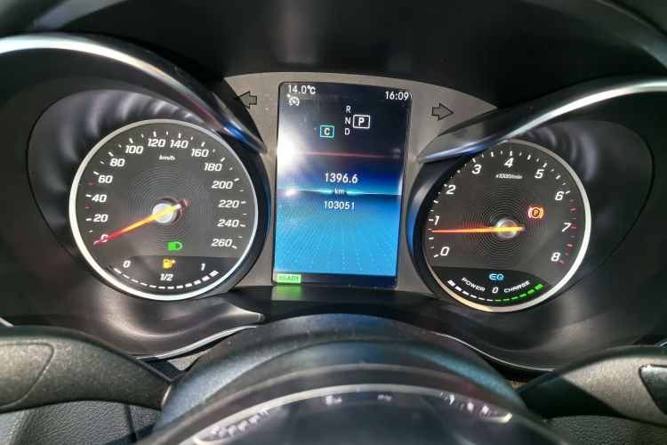 奔驰C级 2019款 C 260 运动版中控内饰14