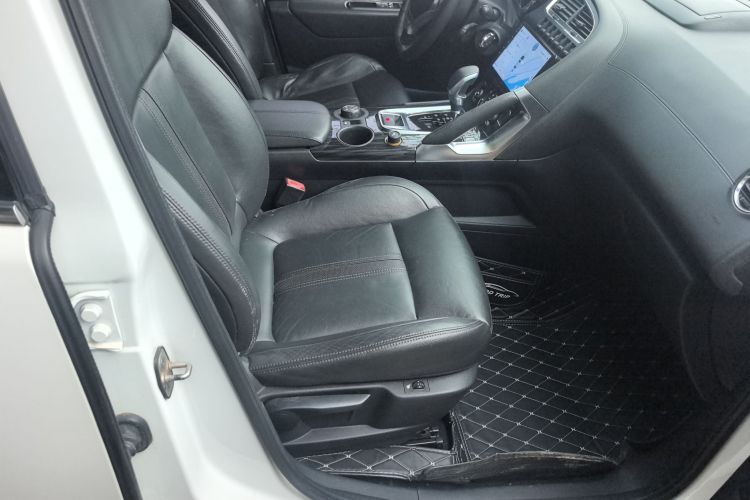 标致3008 2013款 1.6THP 自动至尚版局部细节41