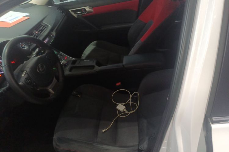 雷克萨斯CT 2020款 CT200h 精英版 单色局部细节19