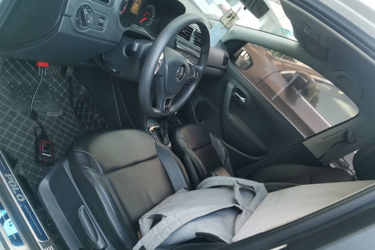 大众 Polo 2016款 1.4L 自动风尚型中控内饰19