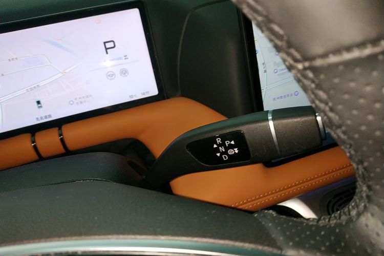 小鹏G9 2022款 650 性能版Pro中控内饰18