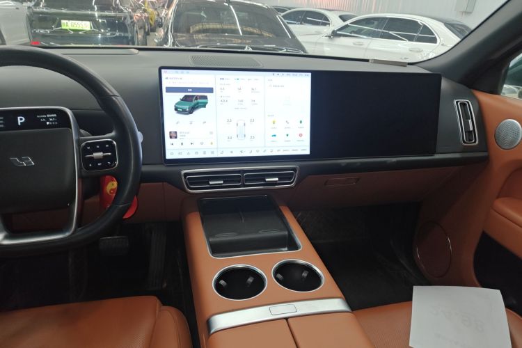 理想汽车 理想L9 2022款 Max中控内饰16