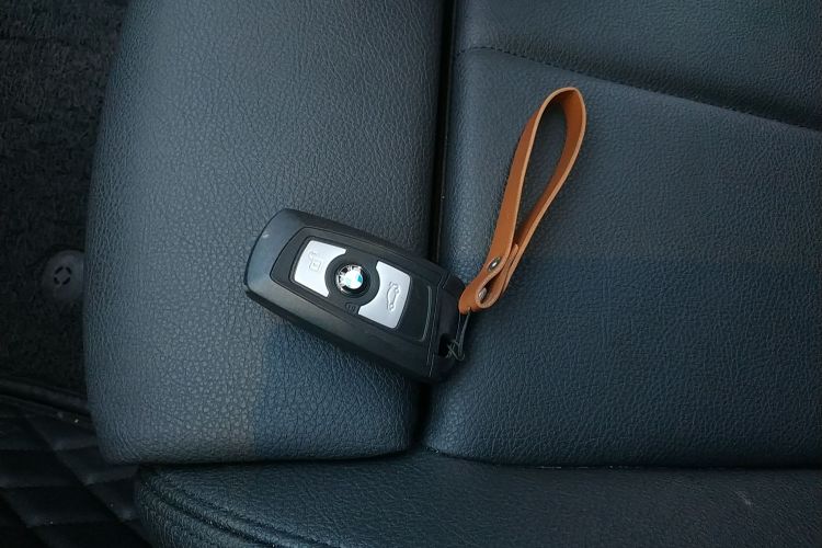 宝马3系 2018款 318Li中控内饰11