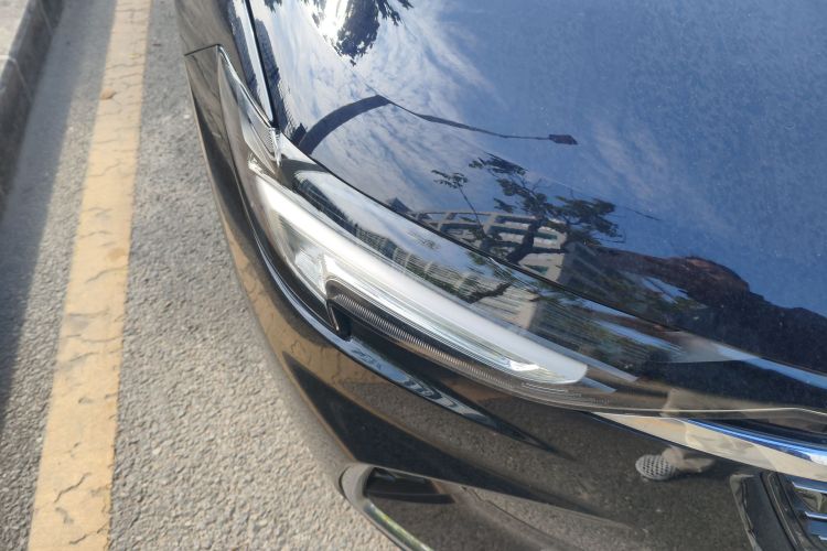 别克 2021款 昂科威Plus 652T 七座豪华型车身外观8