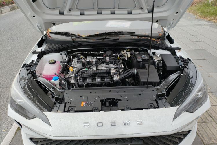 荣威i5 2026款 1.5L CVT豪华版机舱底盘24