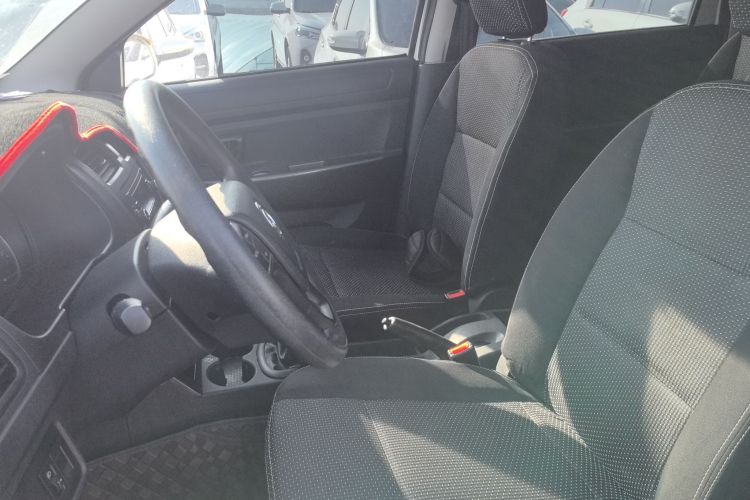 东风风光 风光330 2019款 1.5L手动实用型II 国VI局部细节19