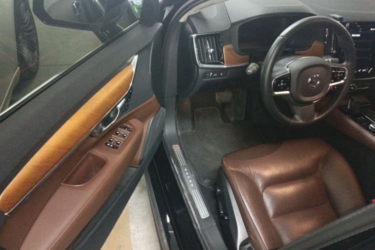 沃尔沃S90新能源 2020款 T8 E驱混动 智逸豪华版中控内饰20