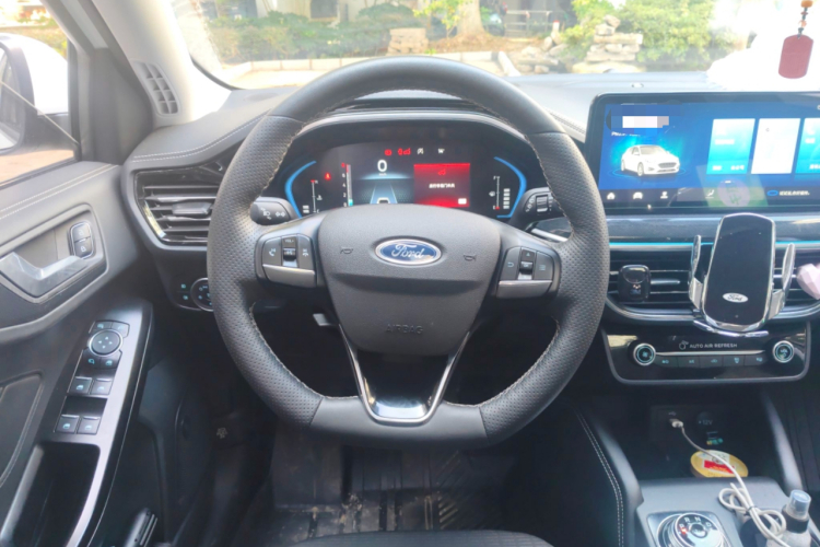 福特 福克斯 2021款 两厢 EcoBoost 180 自动锋潮型中控内饰13