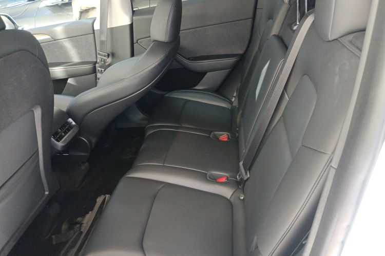 特斯拉 Model Y 2022款 改款 后轮驱动版中控内饰7004