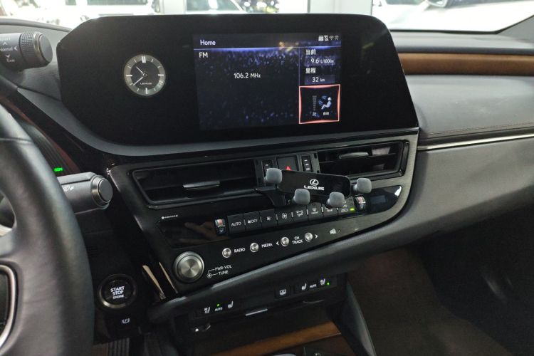 雷克萨斯ES 2021款 200 豪华版中控内饰16