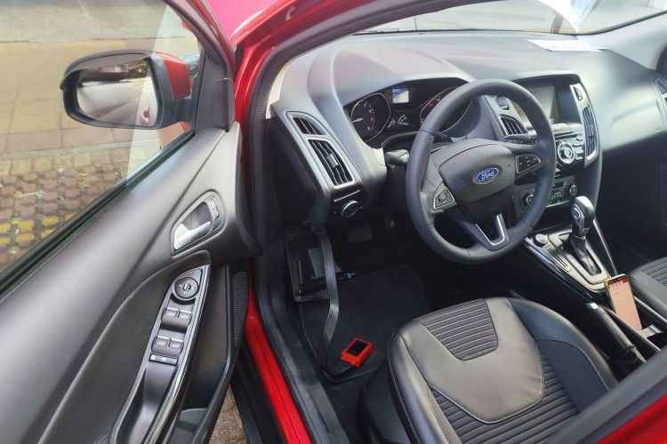 福特 福克斯 2017款 两厢 1.6L 自动风尚型智行版中控内饰20