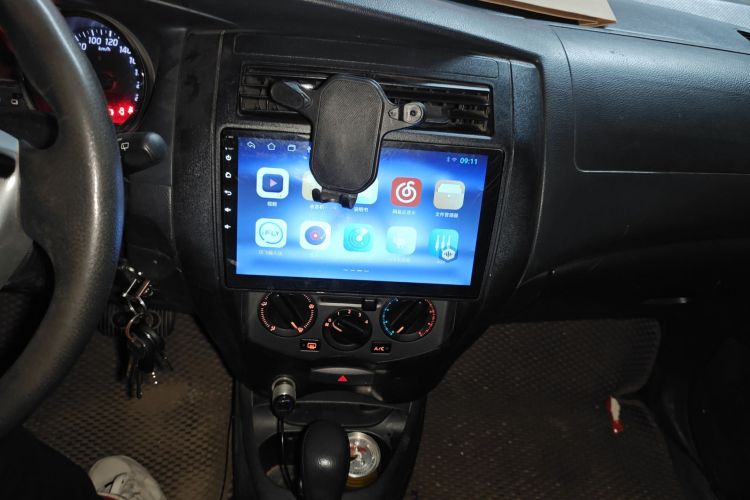 日产 骊威 2013款 劲锐 1.6XL CVT舒适版中控内饰16