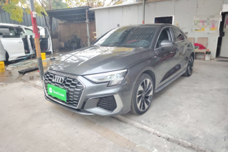 奥迪A3 2023款 改款 A3L Limousine 35 TFSI 时尚运动型