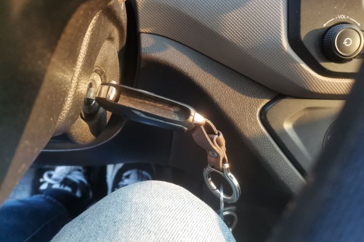 五菱汽车 五菱宏光 2019款 1.5L S标准型国VI LAR中控内饰7001