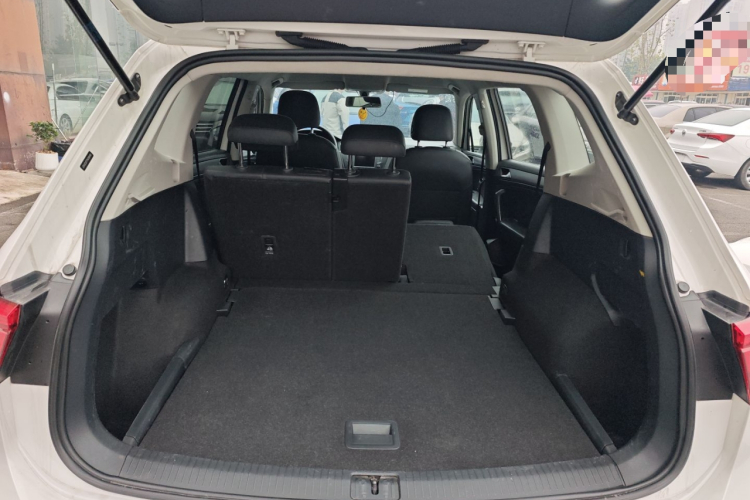 大众 途观L 2017款 330TSI 自动两驱风尚版机舱底盘23