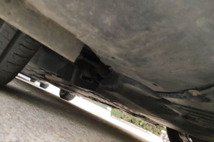 奔驰E级 2017款 E 300 L 运动豪华型局部细节9001