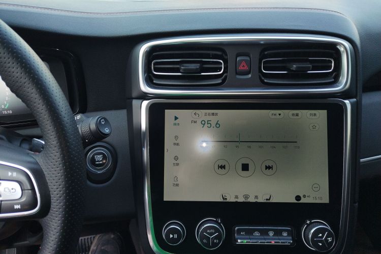 领克01 2017款 2.0T 四驱劲Pro版局部细节16