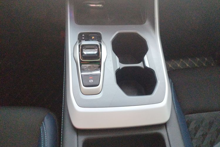 广汽传祺 传祺GS3 2023款 影速 270T 劲取版局部细节18