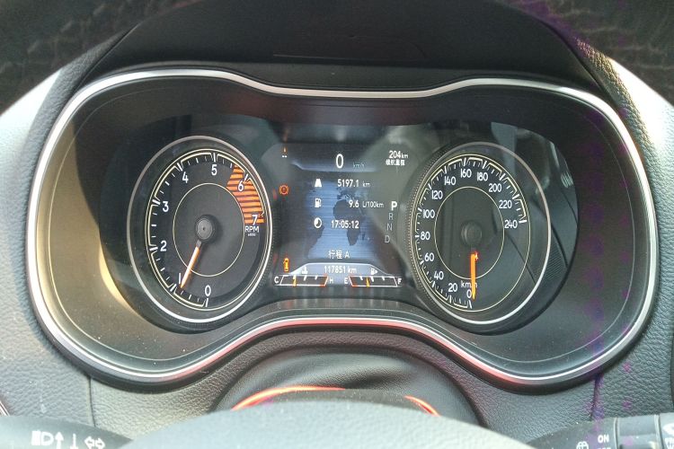 Jeep 自由光 2019款 2.0T 两驱智享版 国VI中控内饰14