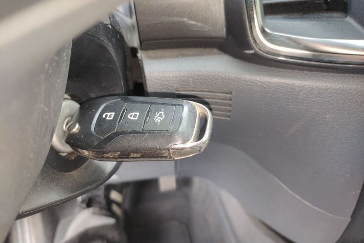 福特 撼路者 2017款 2.0T 汽油自动四驱旗舰版 7座中控内饰7001