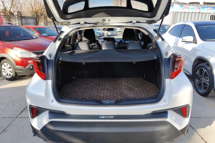 丰田C-HR 2021款 2.0L 豪华版机舱底盘23