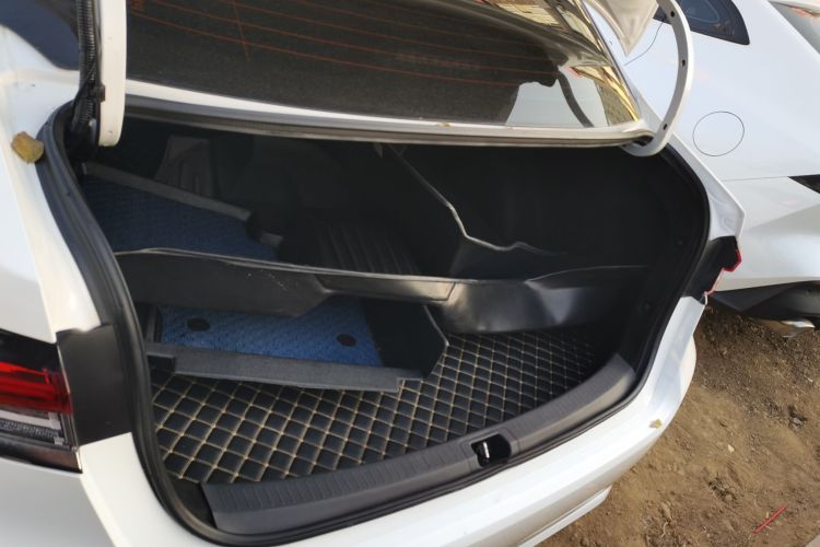 丰田 卡罗拉 2023款 1.8L 智能电混双擎 先锋版机舱底盘23