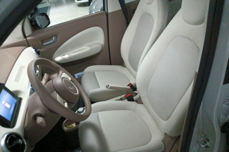 五菱汽车 宏光MINIEV 2025款 四门版 进阶款中控内饰19