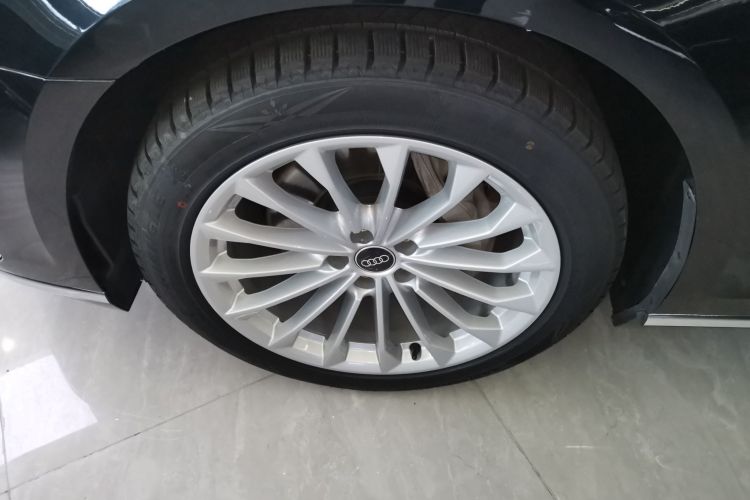 奥迪A8 2022款 A8L 50 TFSI quattro 舒适型典藏版车身外观6007