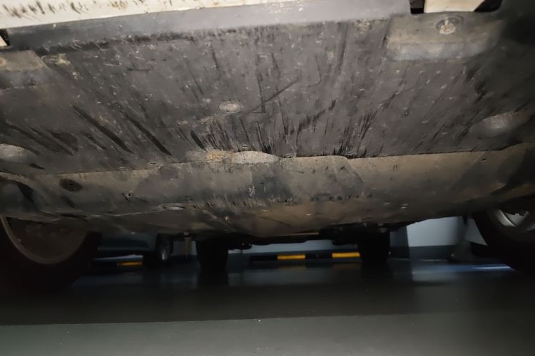 丰田 卡罗拉锐放 2023款 2.0L 先锋版局部细节9008