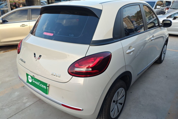 五菱汽车 五菱缤果 2025款 203km 轻享款车身外观7