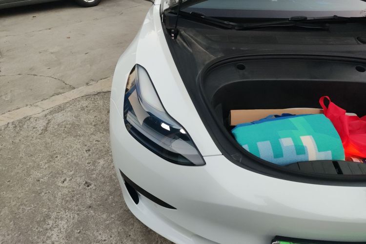 特斯拉 Model 3 2022款 后轮驱动版局部细节9006