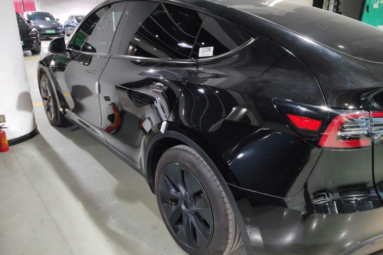 特斯拉 Model Y 2023款 后轮驱动版车身外观6003