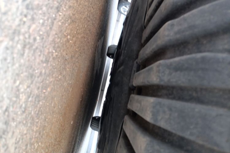 奔驰C级 2017款 改款 C 200 运动版局部细节9008