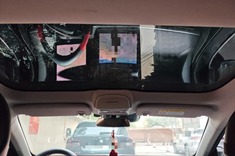 小鹏P7 2022款 670N+局部细节22