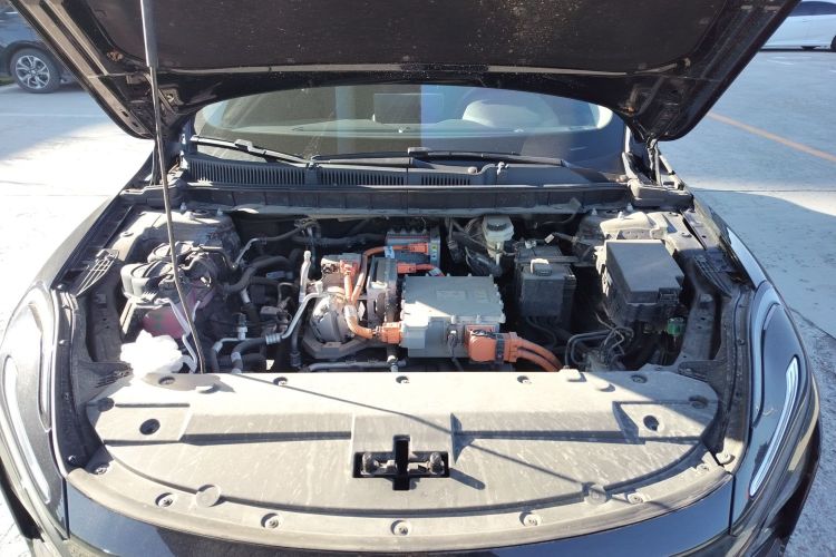 红旗E-QM5 2024款 610km PLUS机舱底盘24