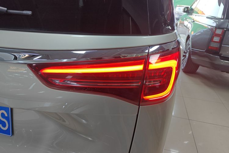 别克GL8 2022款 ES陆尊 653T 豪华型车身外观9