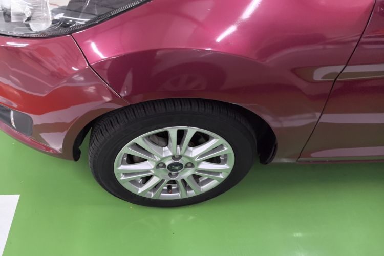 福特 嘉年华 2013款 两厢 1.5L 自动时尚型车身外观6007