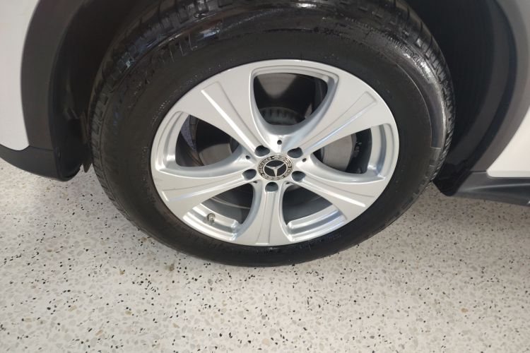 奔驰GLC 2020款 GLC 260 L 4MATIC 动感型车身外观35