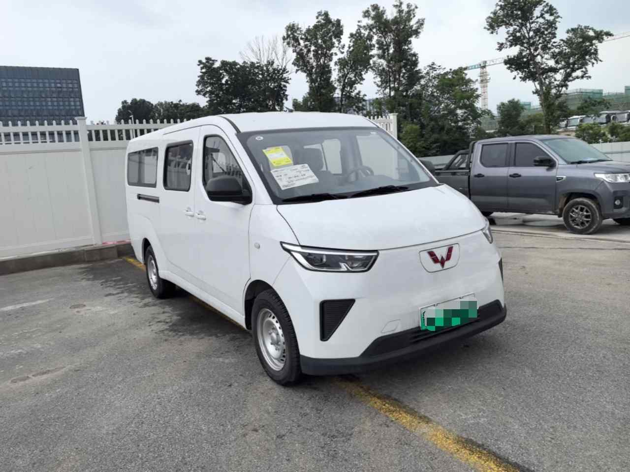 五菱汽车 五菱扬光 2024款 300km 舒适型客车版 75kW(5)