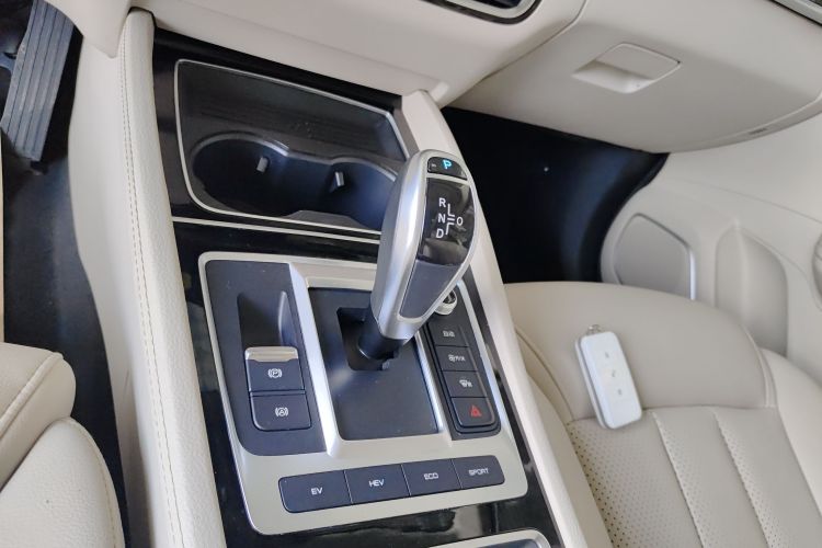 比亚迪 宋MAX新能源 2019款 DM 1.5T 智联致耀型 6座 国VI局部细节18