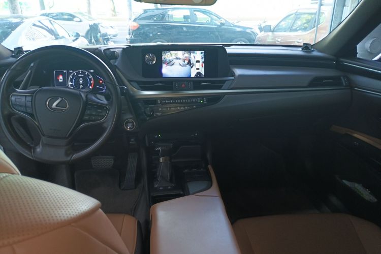 雷克萨斯ES 2018款 260 卓越版 国V中控内饰12