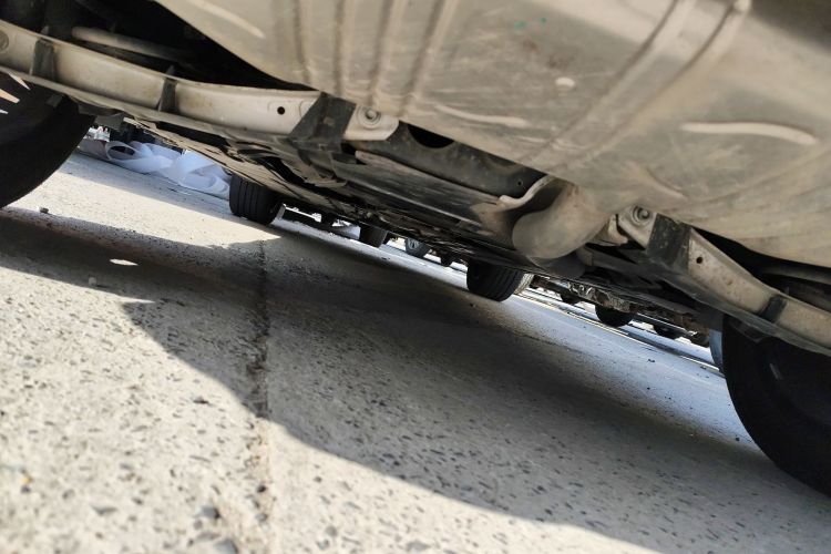 奔驰GLB 2023款 GLB 220 时尚型局部细节9009