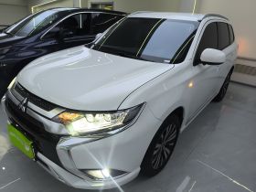 三菱 欧蓝德 2021款 2.0L 两驱畅行版 5座