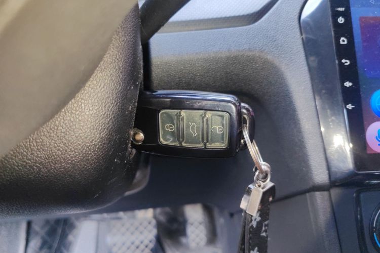 大众 捷达 2015款 质惠版 1.6L 自动时尚型中控内饰11