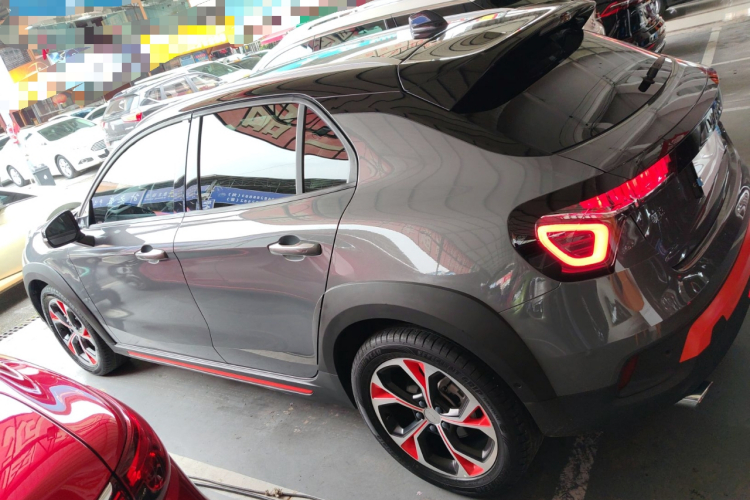 领克02 2019款 高能版 2.0T 自动两驱耀Pro版 国VI车身外观4